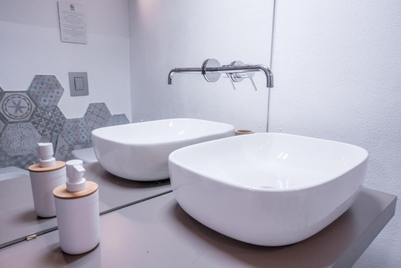 Yenne Rooms Wifi-Ac Cagliari Zewnętrze zdjęcie