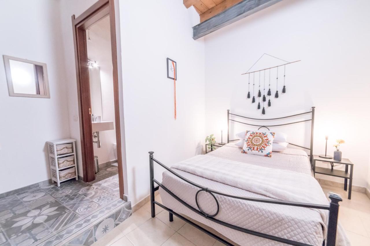 Yenne Rooms Wifi-Ac Cagliari Zewnętrze zdjęcie