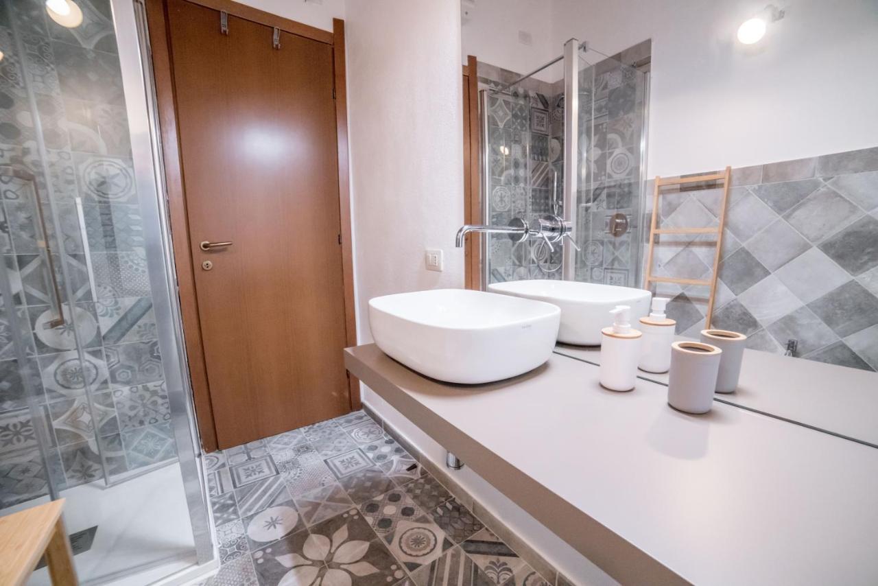 Yenne Rooms Wifi-Ac Cagliari Zewnętrze zdjęcie